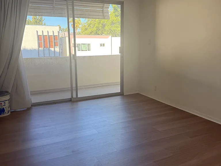 934 N Genesee Ave #6 — Photo 5