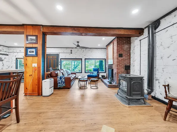 (undisclosed Address), Aurora, NY 13026