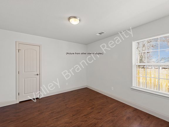 5th image of 3256 Karen St