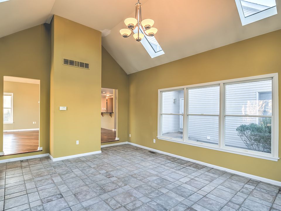 2nd image of 22 Renk Farm Dr