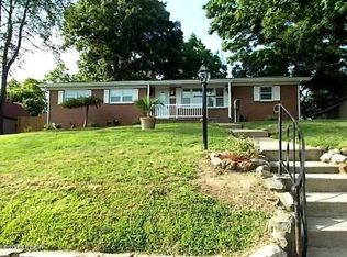 1104 Maple St, Mount Vernon, IL 62864