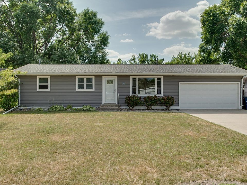 1st image of 429 Brook Ave