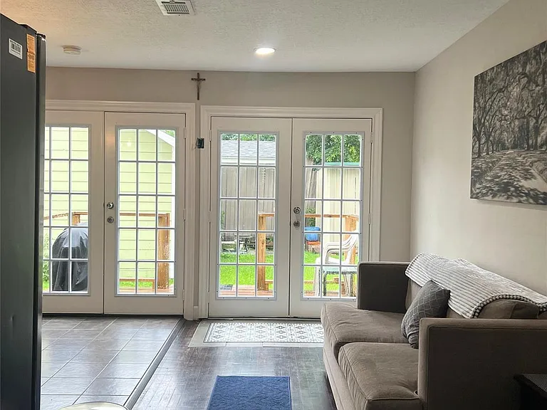 4314 Gano St — Photo 3