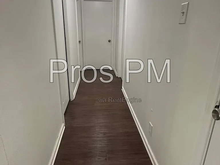 2101 Bradford Dr — Photo 14