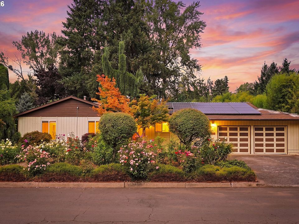 1st image of 2030 SE Paloma Dr