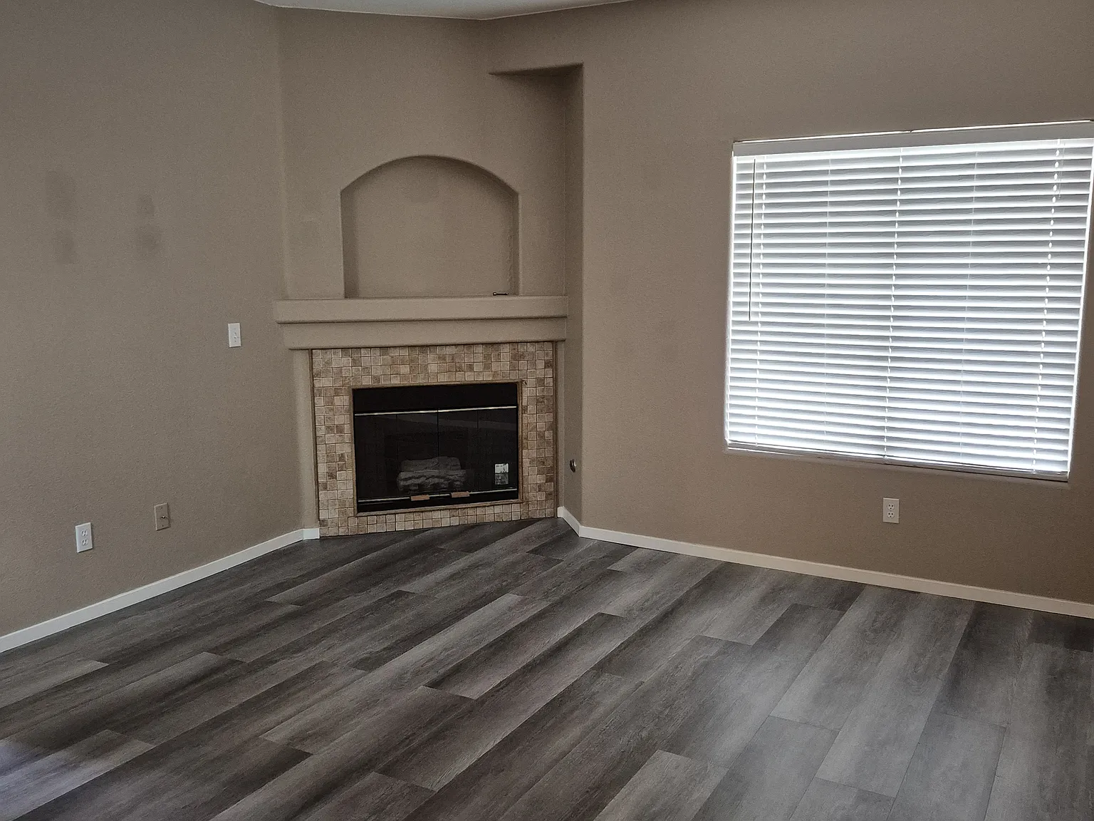 1610 Davilla St — Photo 2