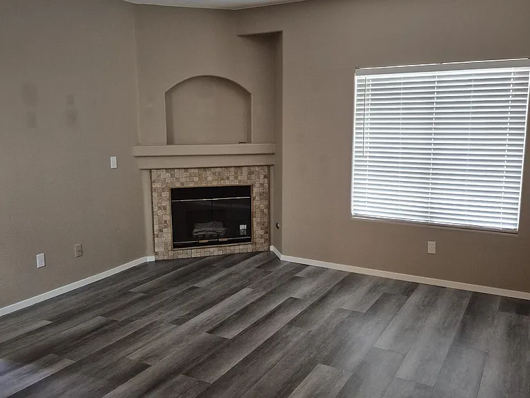 1610 Davilla St — Photo 2
