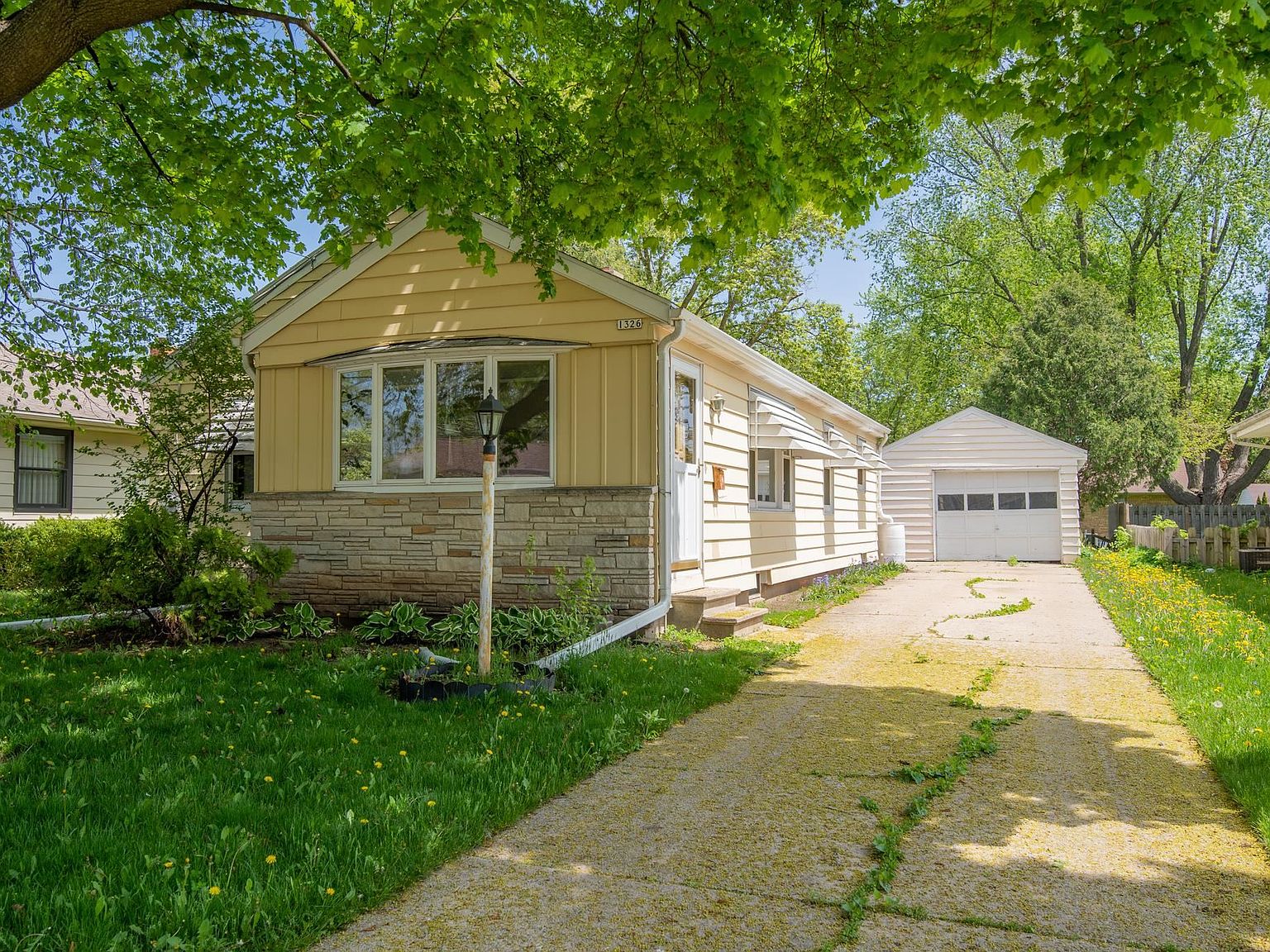 1326 Hazel St, Oshkosh, WI 54901 Zillow