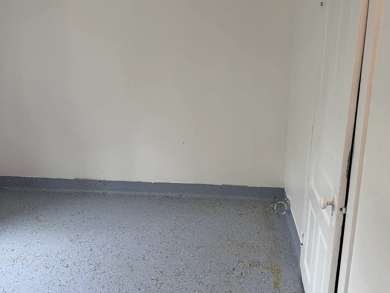 1 bed, 3000 sqft, $700 — Photo 2