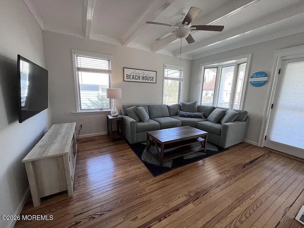2 bed, 816 sqft, $3,950 — Photo 4
