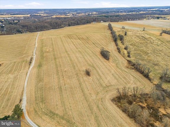 3rd image of 13090 Old Frederick Rd