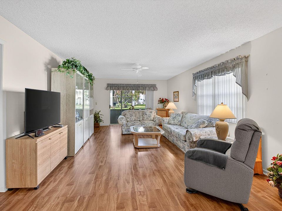 1st image of 2935 SW 22nd Avenue #108