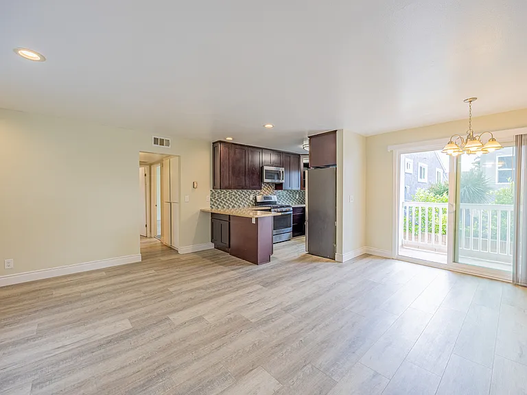 2411 Prospect Ave #107 — Photo 10