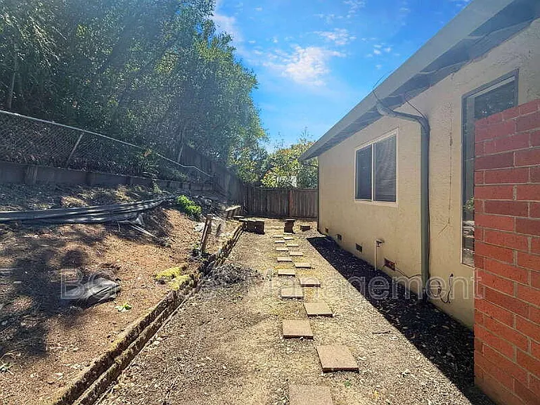 2672 Doidge Ave — Photo 35