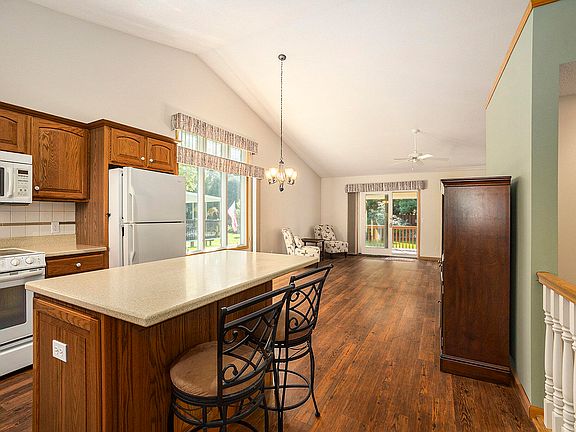 5th image of 1071 Aspen Dr