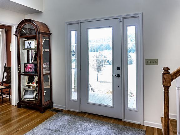 5th image of 720 River Village Ln