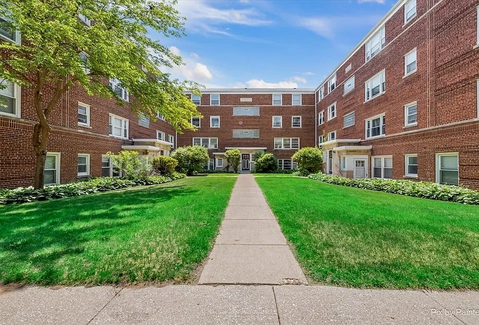 2719 W Berwyn Ave #4