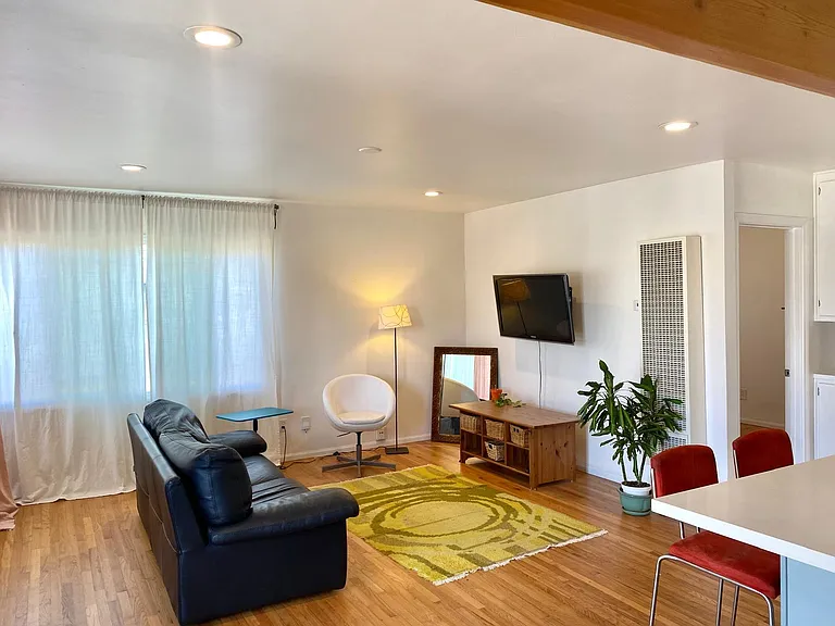 4935 Date St — Photo 6