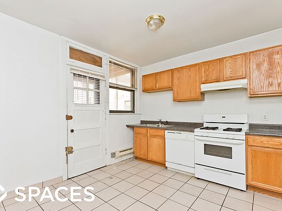 2nd image of 1127 W Oakdale Ave #3AA