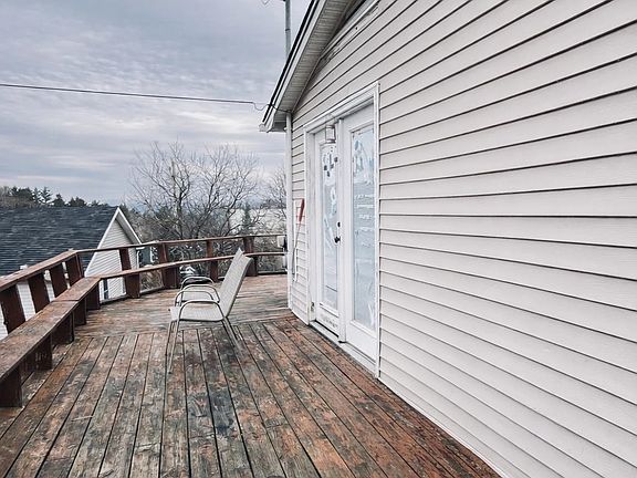 4th image of 623 E Village Road
