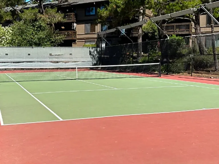 2 Tennis courts