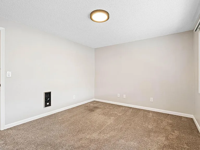 19300 SE River Rd #19300 — Photo 20