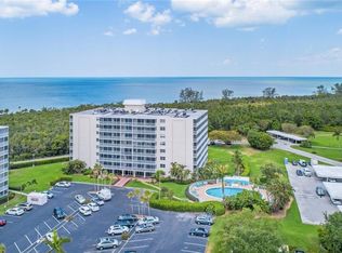 5 Bluebill Ave APT 204, Naples, FL 34108