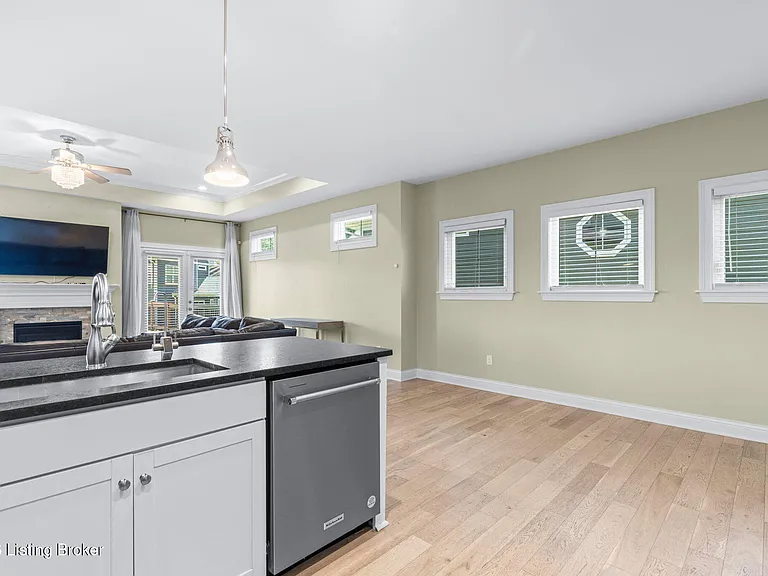 825 Artisan Pkwy — Photo 17