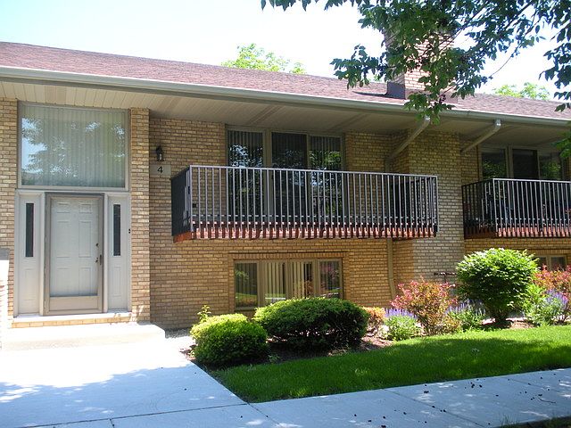 1st image of 8316 Woodland Dr APT 4