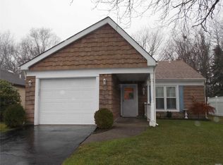 5 Lamont Rd, Ridge, NY 11961