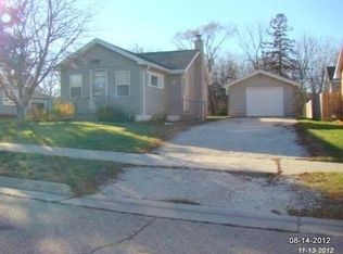 715 Freeman St, Genoa City, WI 53128