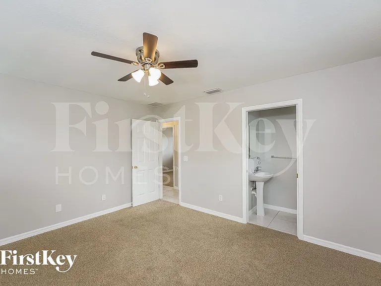 21426 Glendale Ave — Photo 9