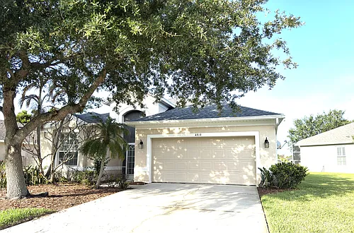 4913 Worthington Cir Photo 1