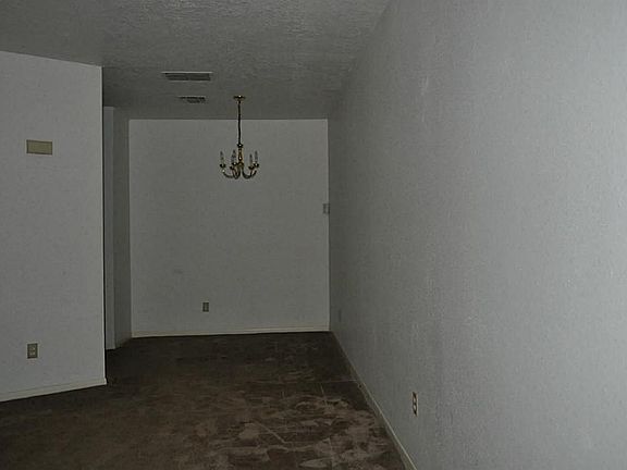 5th image of 2021 Spenwick Dr APT 211