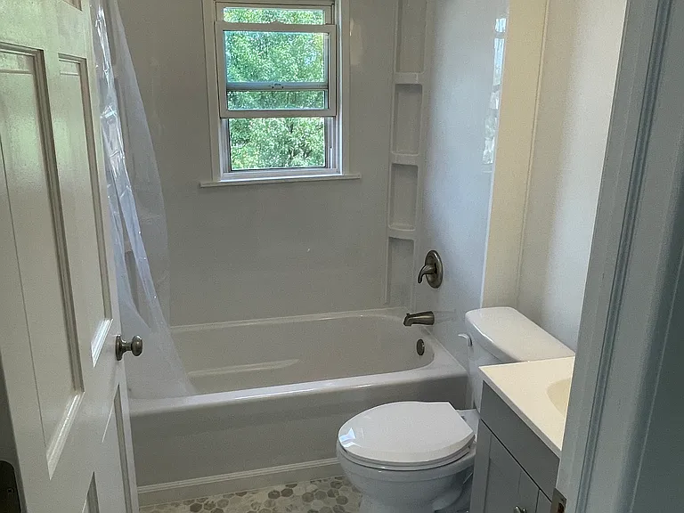 220 E Church St #6 — Photo 4