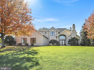 10 White Pine Dr, Hershey, PA 17033