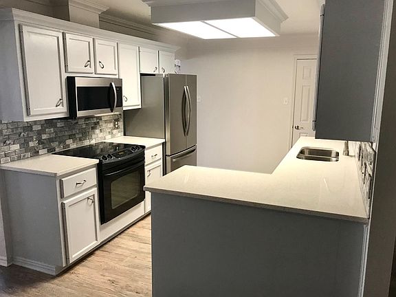 4th image of 14747 Dasmarinas Dr