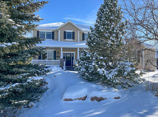 6501 Misty Waters Dr, Bismarck, ND 58503