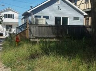 182 Roxbury Ave, Breezy Point, NY 11697