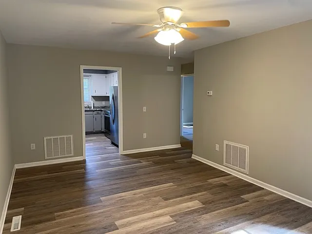 2 bed, 800 sqft, $1,000 — Photo 4