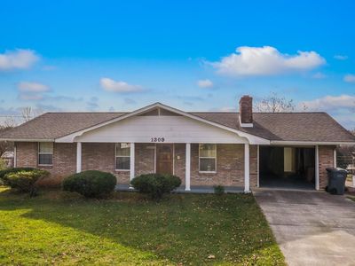 1309 Hilltop Rd, Dandridge, TN, 37725