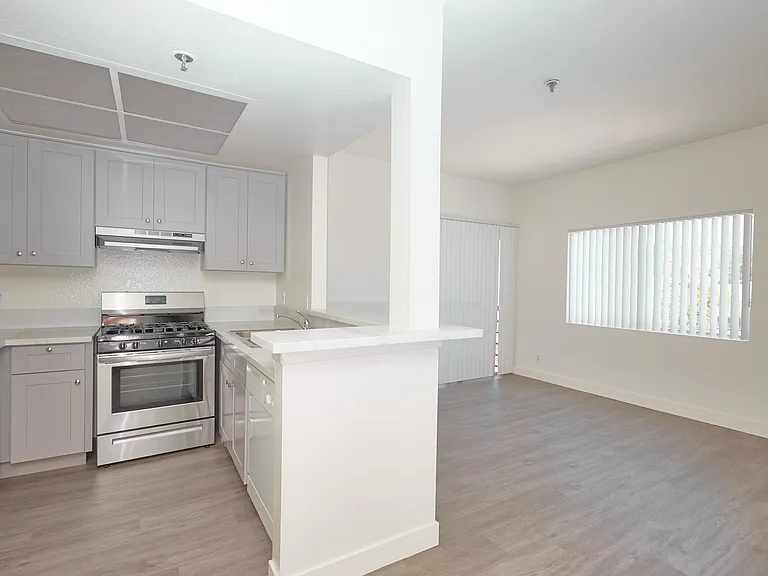 1210 North Cherokee Ave. — Photo 26