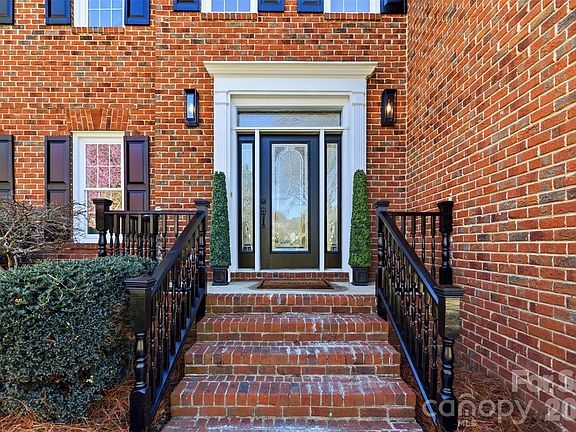 2nd image of 1108 Foxfield Rd