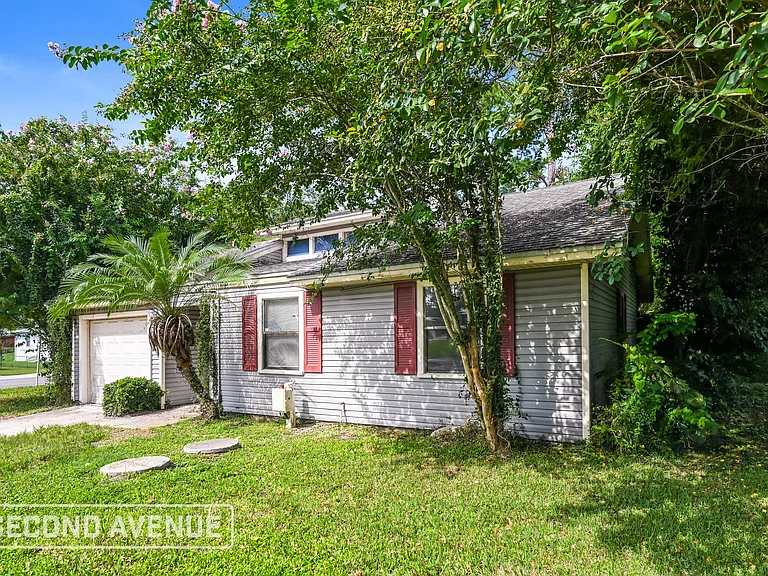 1540 Lake Shore Blvd — Photo 2