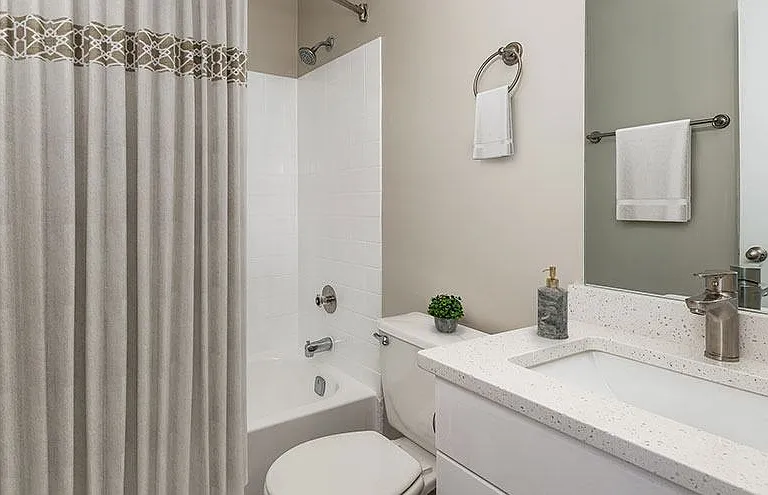 Lakeside at Wheaton Apartments — Photo 11
