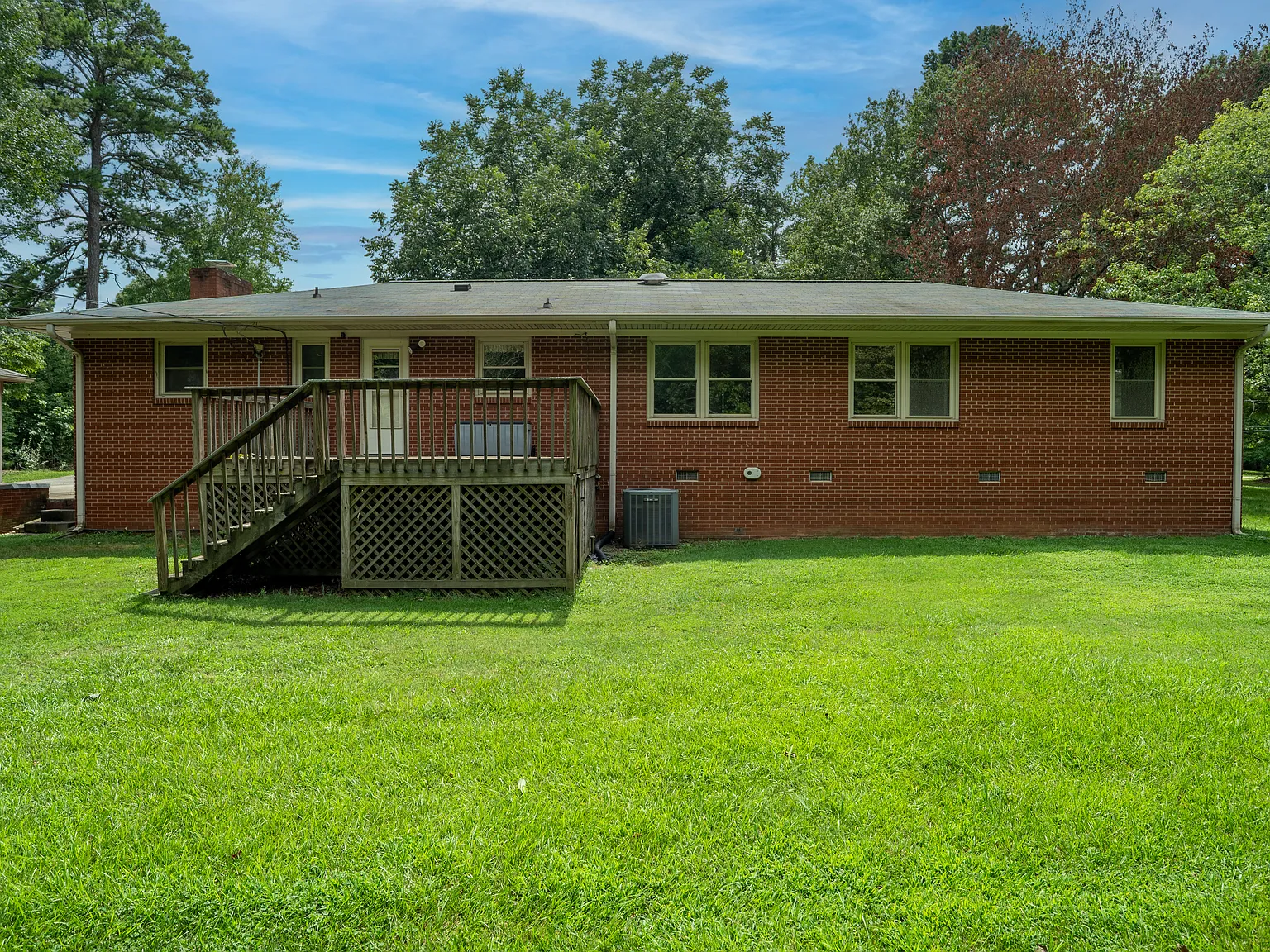 3 bed, 1.5 bath, 1776 sqft, $1,900 — Photo 3