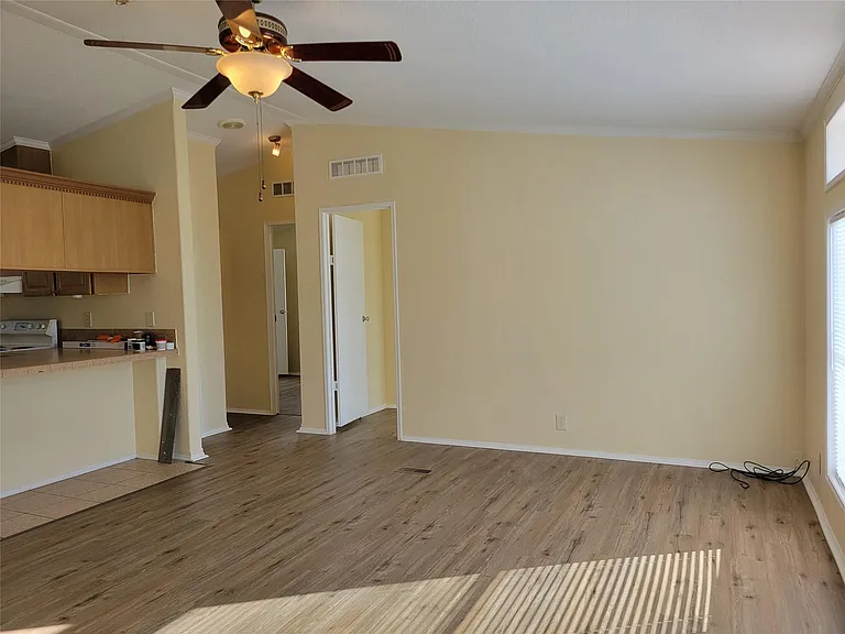 101 Heather Cv — Photo 2