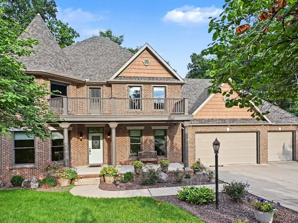 211 Greenfield Dr, Middlebury, IN 46540