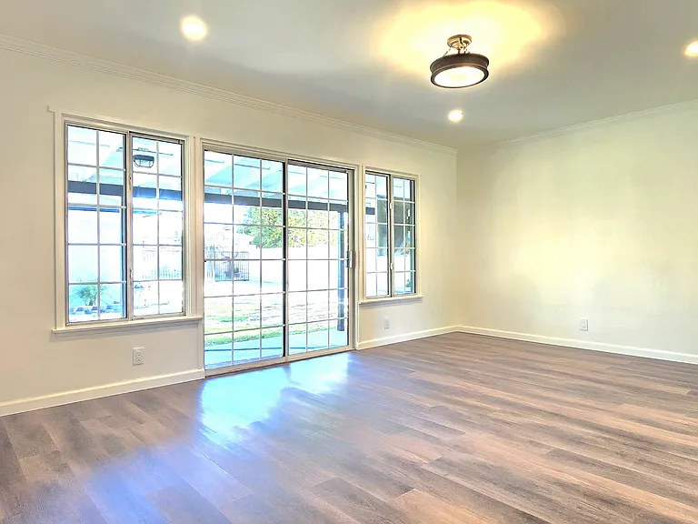 9341 Olive St — Photo 10
