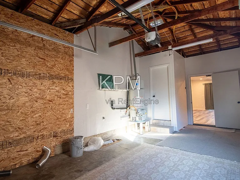4248 E 4th St — Photo 17